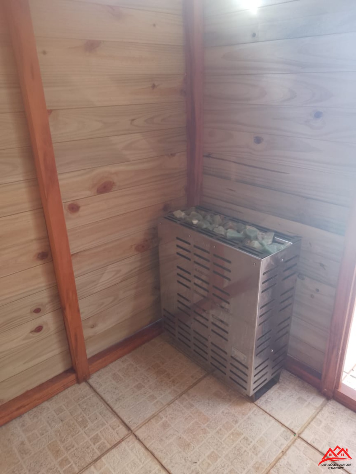 OPORTUNIDADE ÚNICA! no melhor local do Itagua. Casa venda Ubatuba, projetada para Hostels, Pousada e locação de apartamentos.