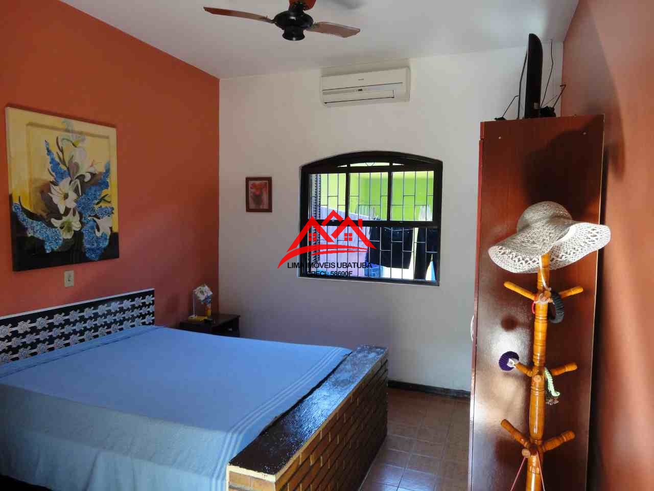 OPORTUNIDADE ÚNICA! no melhor local do Itagua. Casa venda Ubatuba, projetada para Hostels, Pousada e locação de apartamentos.
