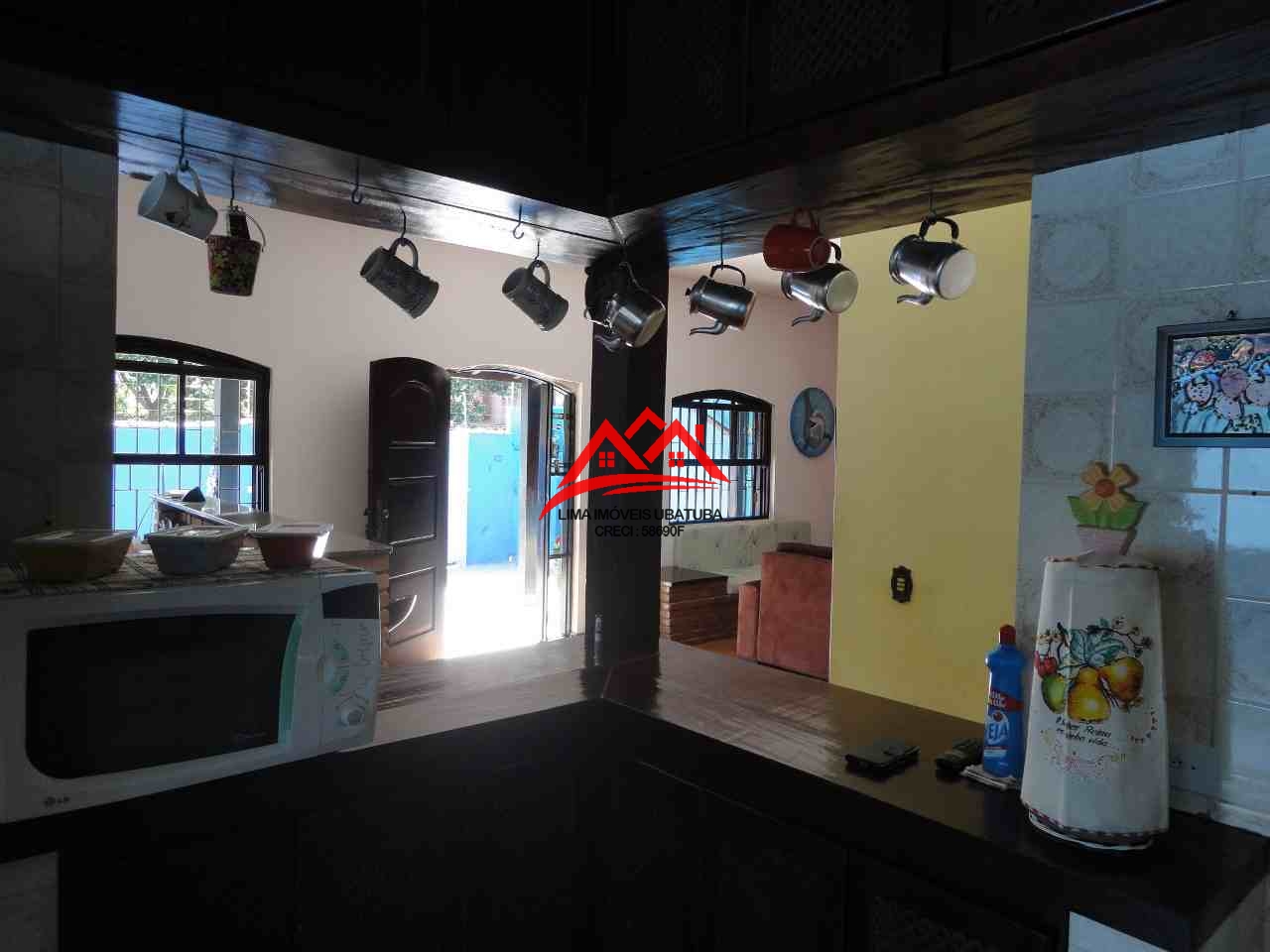 OPORTUNIDADE ÚNICA! no melhor local do Itagua. Casa venda Ubatuba, projetada para Hostels, Pousada e locação de apartamentos.