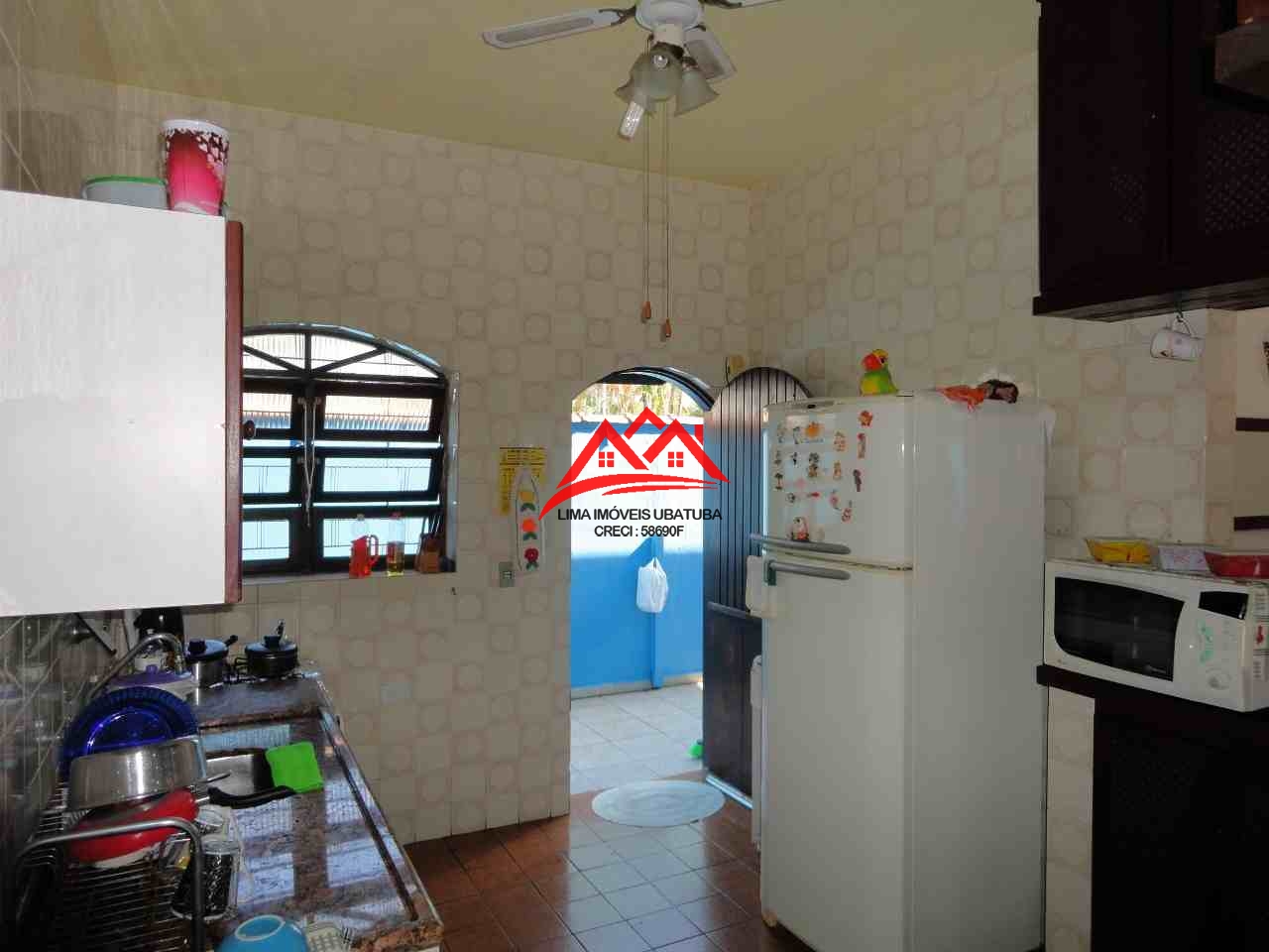 OPORTUNIDADE ÚNICA! no melhor local do Itagua. Casa venda Ubatuba, projetada para Hostels, Pousada e locação de apartamentos.