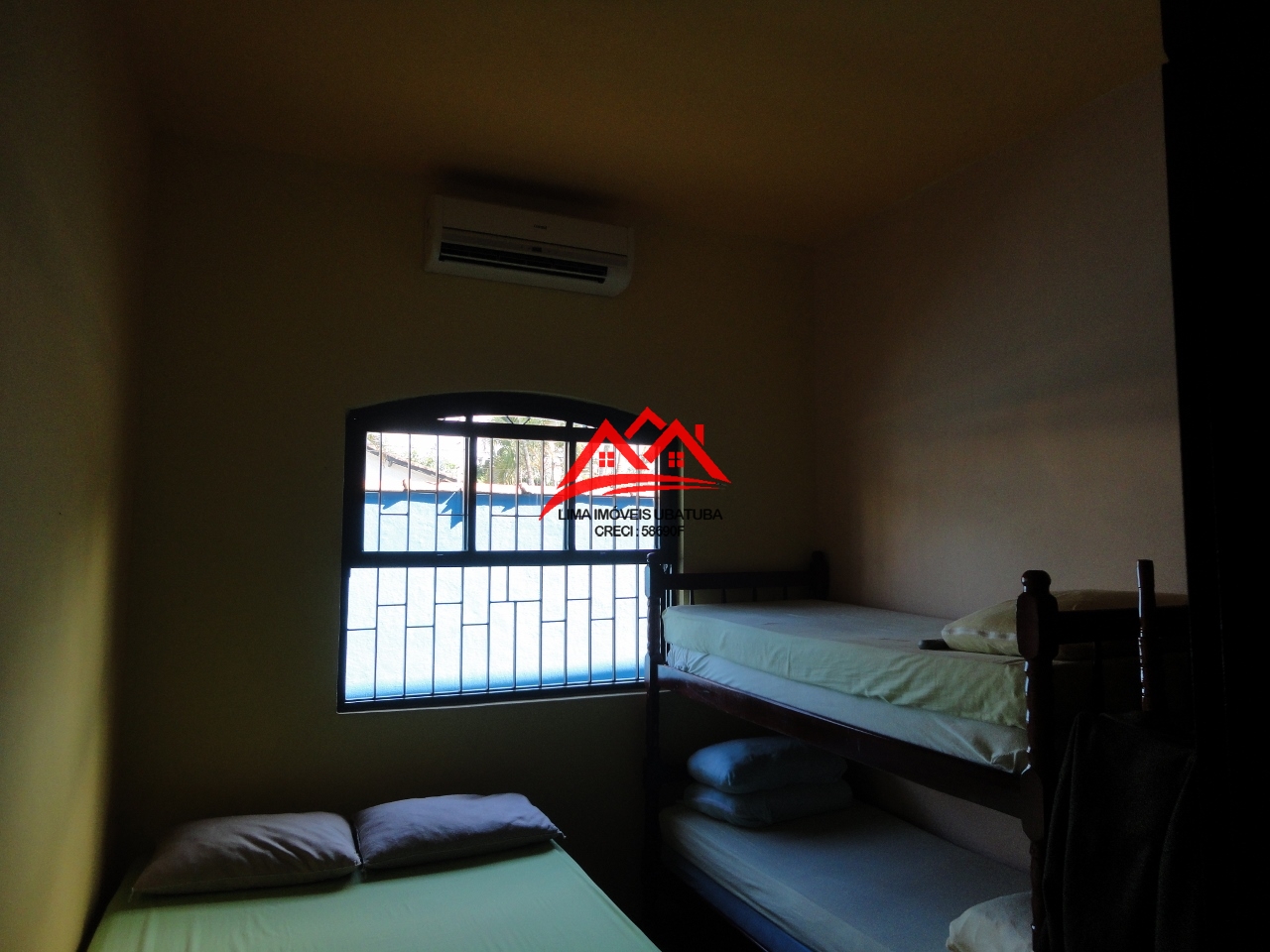 OPORTUNIDADE ÚNICA! no melhor local do Itagua. Casa venda Ubatuba, projetada para Hostels, Pousada e locação de apartamentos.