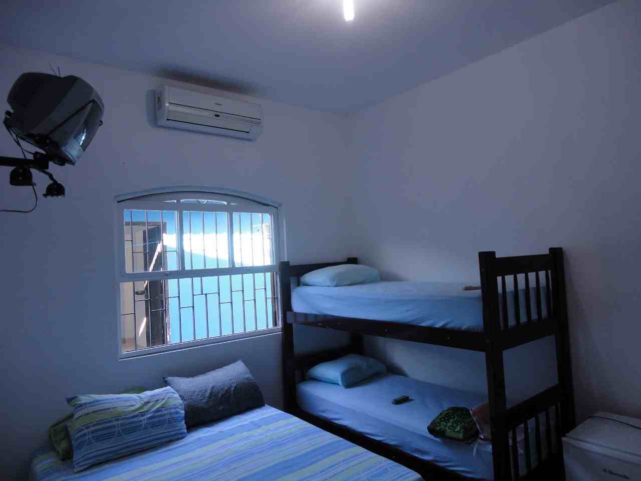 OPORTUNIDADE ÚNICA! no melhor local do Itagua. Casa venda Ubatuba, projetada para Hostels, Pousada e locação de apartamentos.