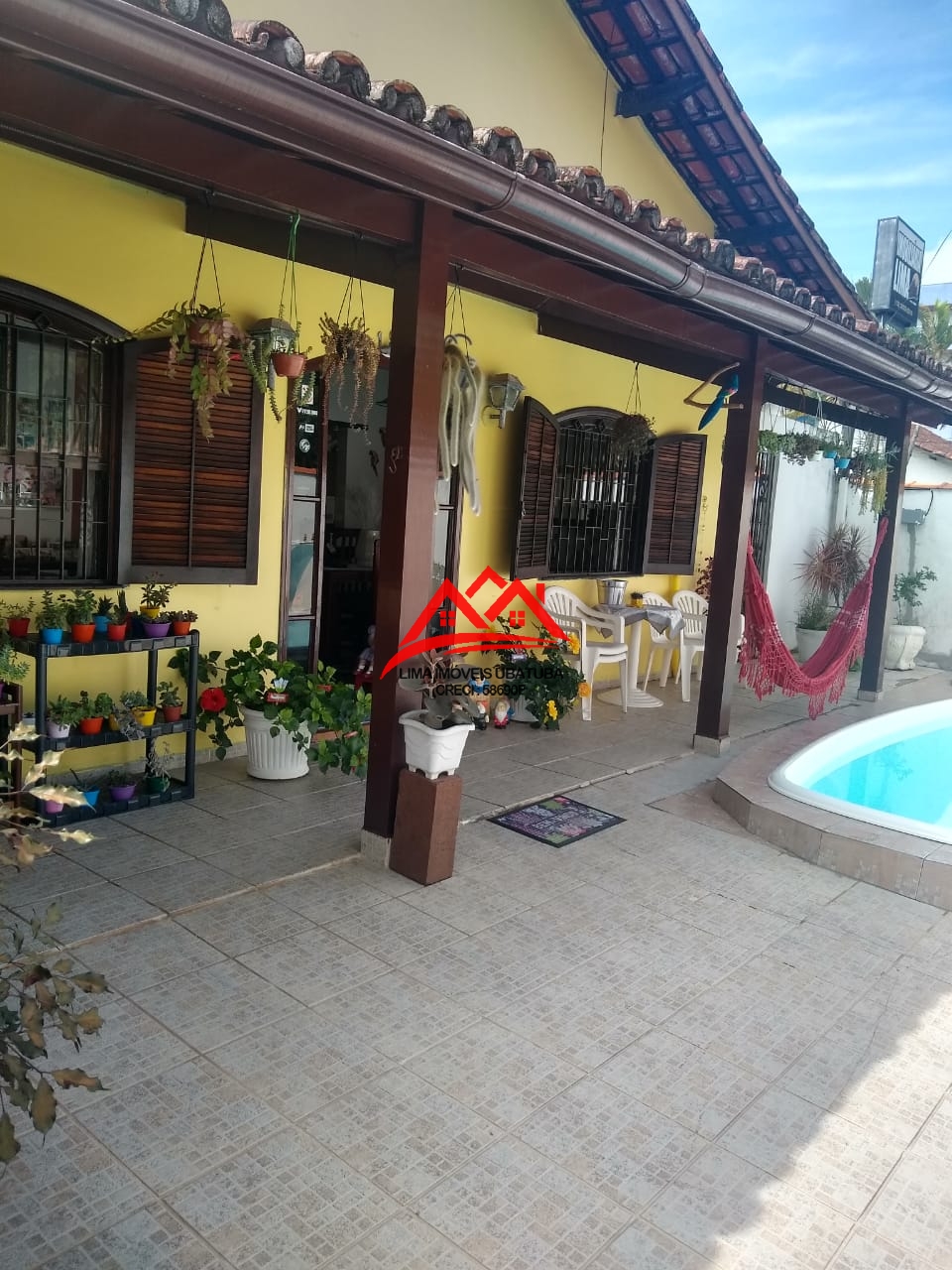 OPORTUNIDADE ÚNICA! no melhor local do Itagua. Casa venda Ubatuba, projetada para Hostels, Pousada e locação de apartamentos.