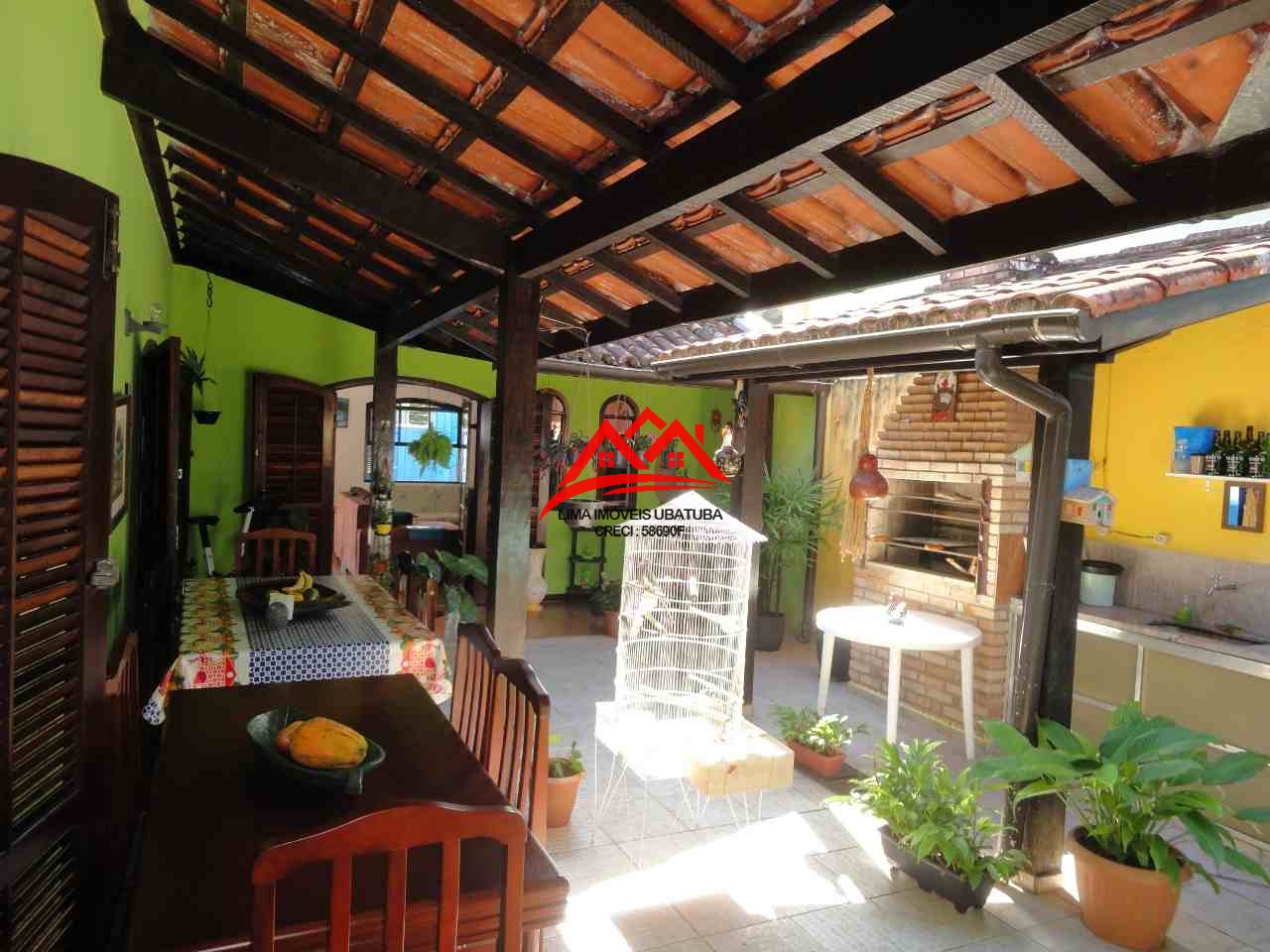 OPORTUNIDADE ÚNICA! no melhor local do Itagua. Casa venda Ubatuba, projetada para Hostels, Pousada e locação de apartamentos.
