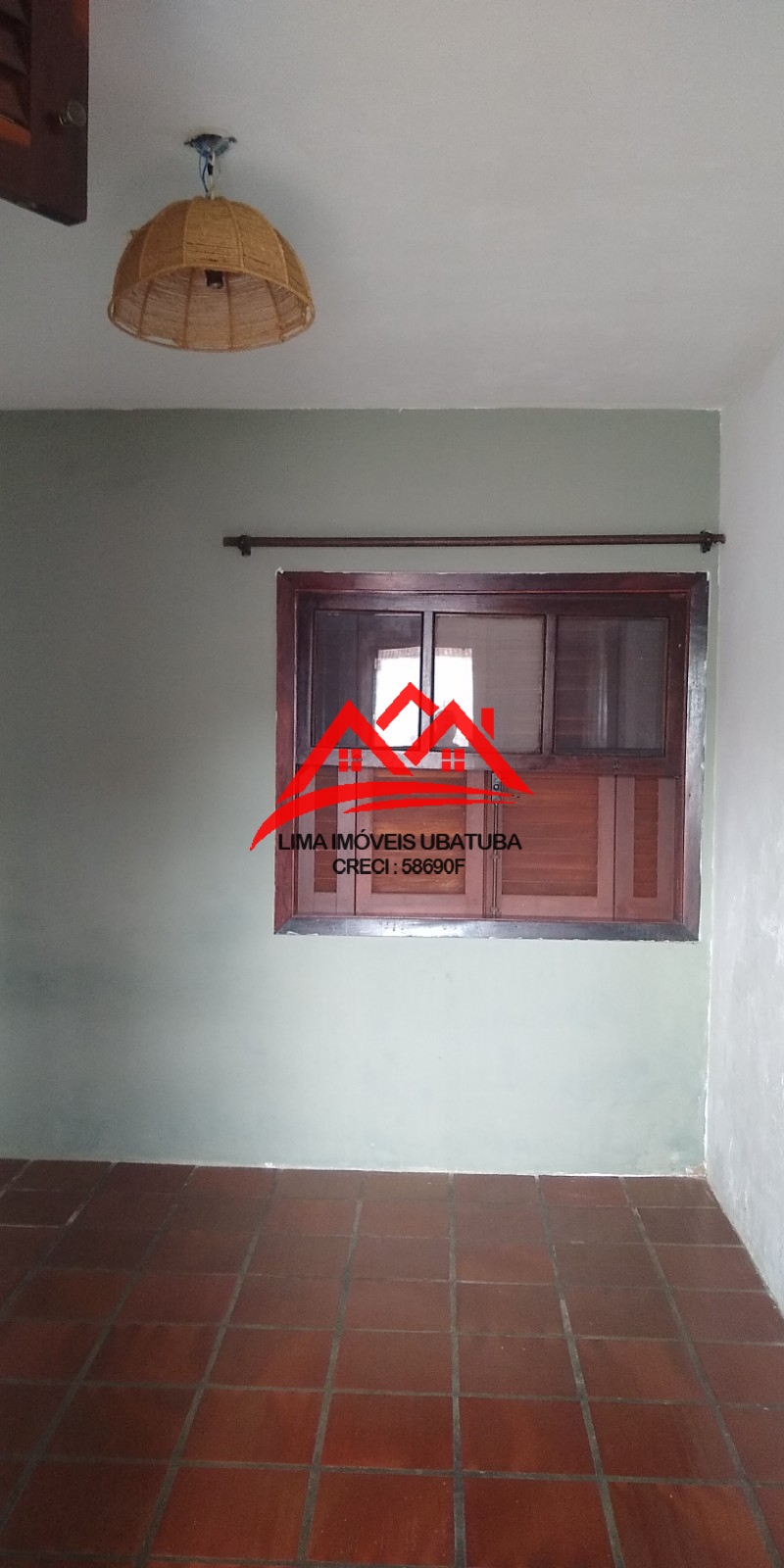 Casa à venda em Ubatuba, com 6 quartos e 3 banheiros