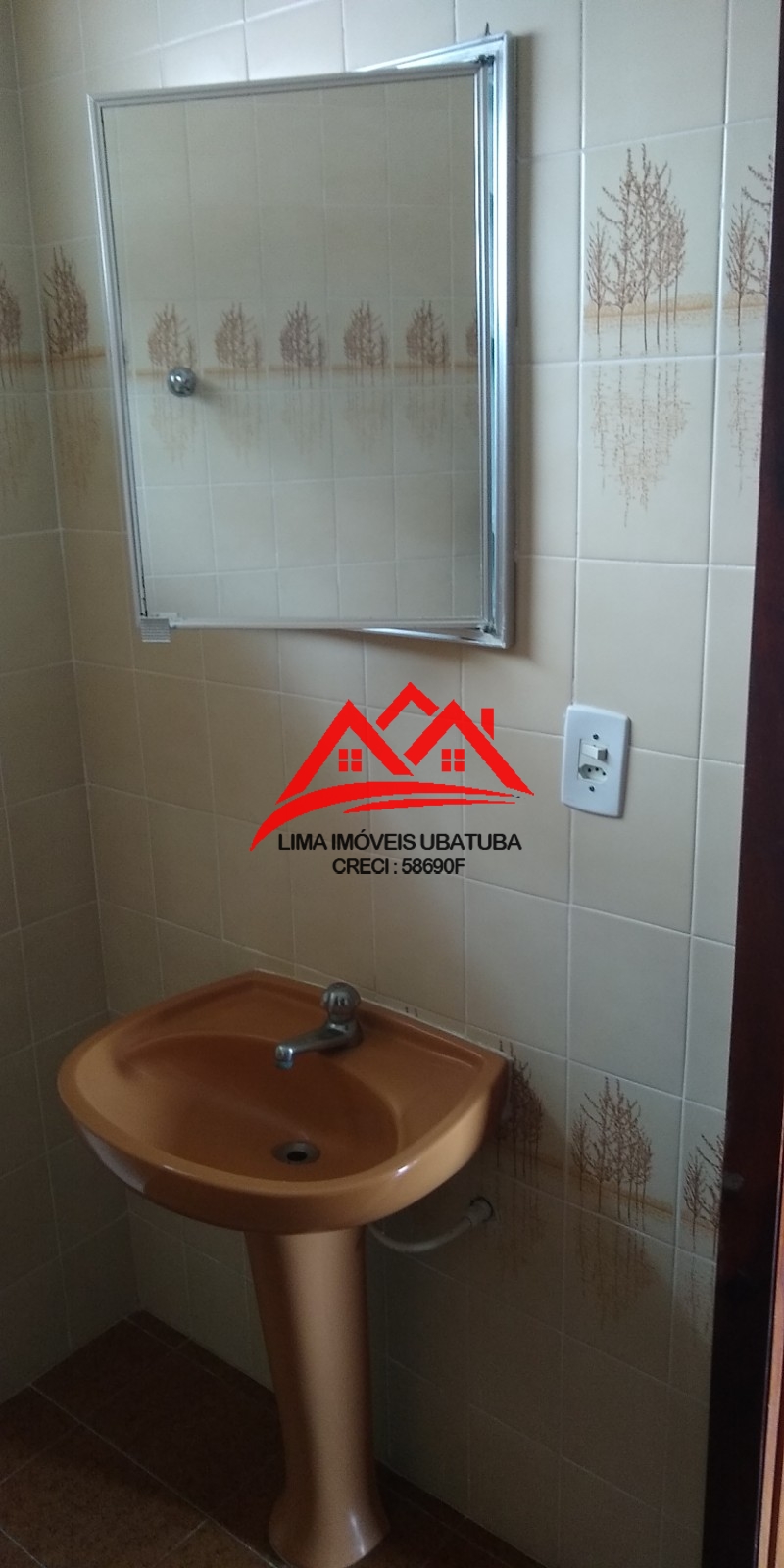 Casa à venda em Ubatuba, com 6 quartos e 3 banheiros