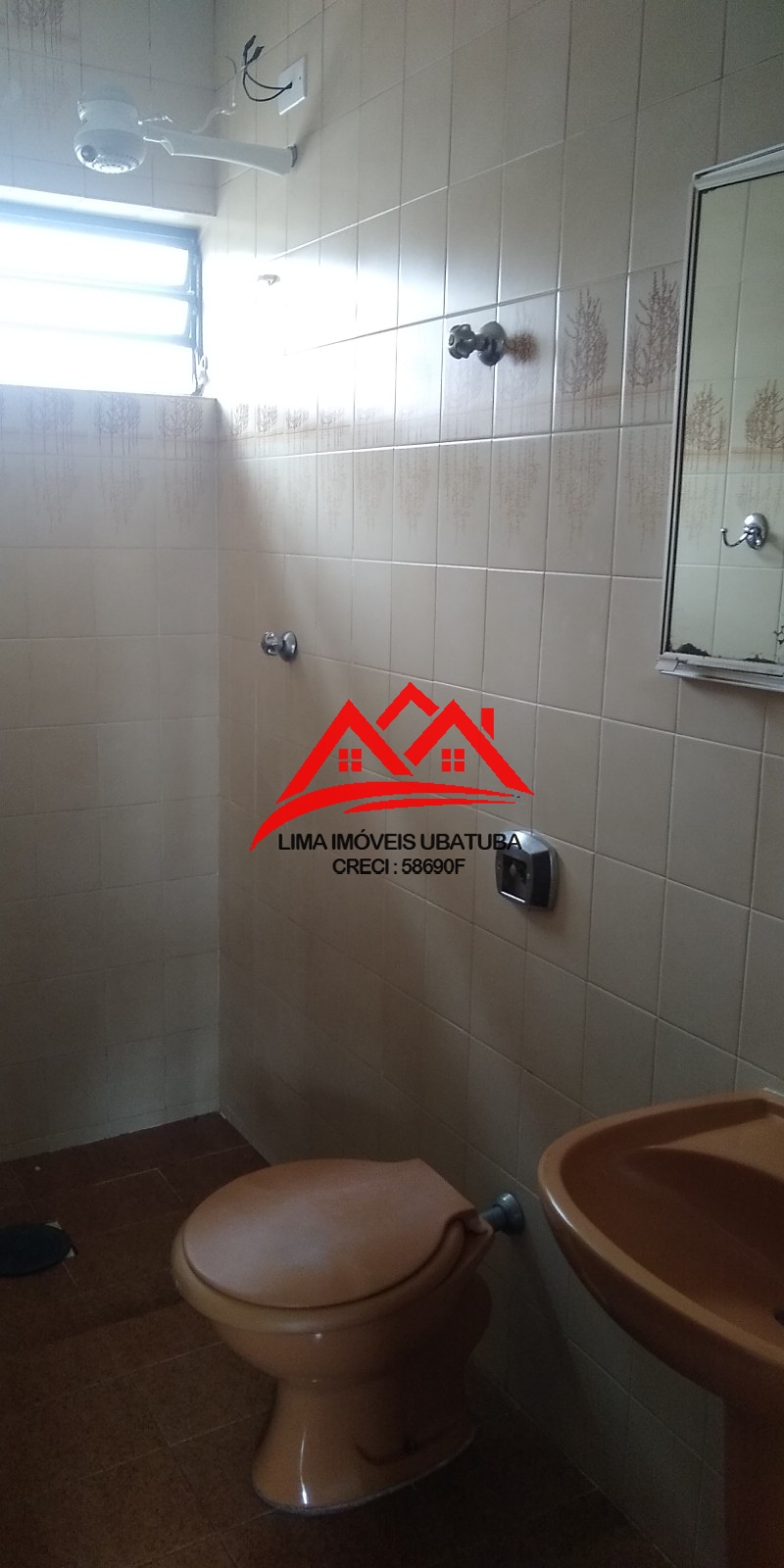 Casa à venda em Ubatuba, com 6 quartos e 3 banheiros