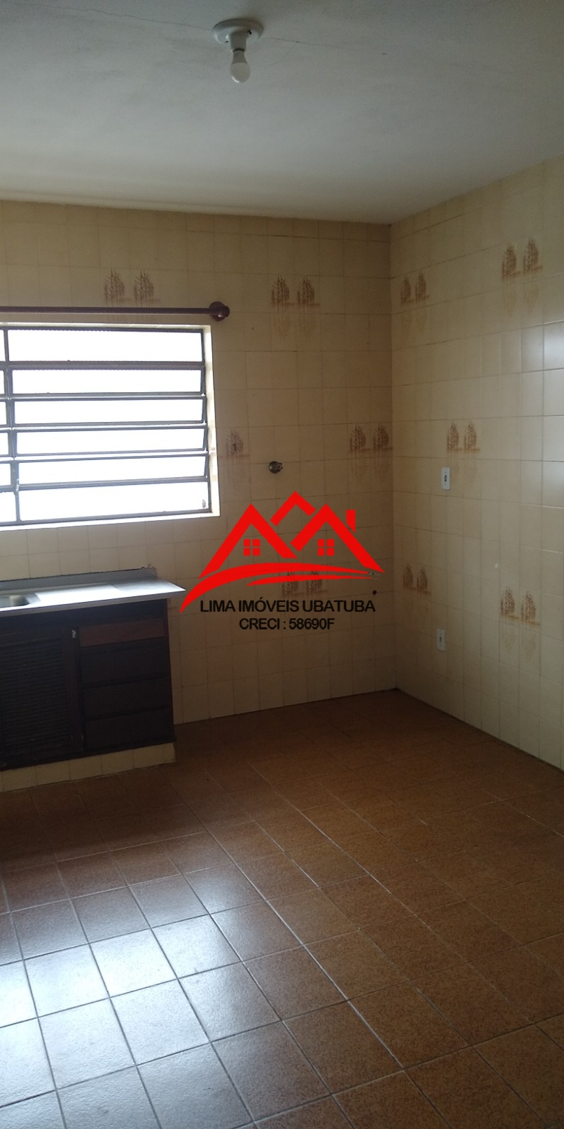 Casa à venda em Ubatuba, com 6 quartos e 3 banheiros