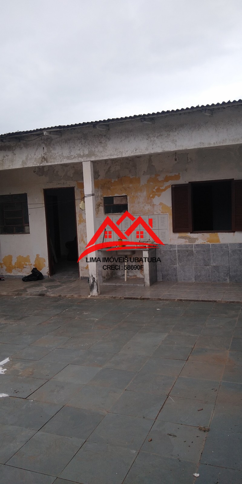 Casa à venda na Estufa I - Ubatuba, com 4 quartos e 3 banheiros