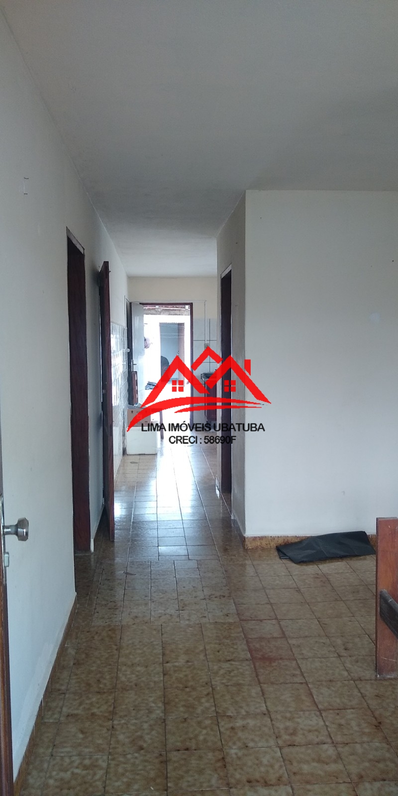 Casa à venda na Estufa I - Ubatuba, com 4 quartos e 3 banheiros