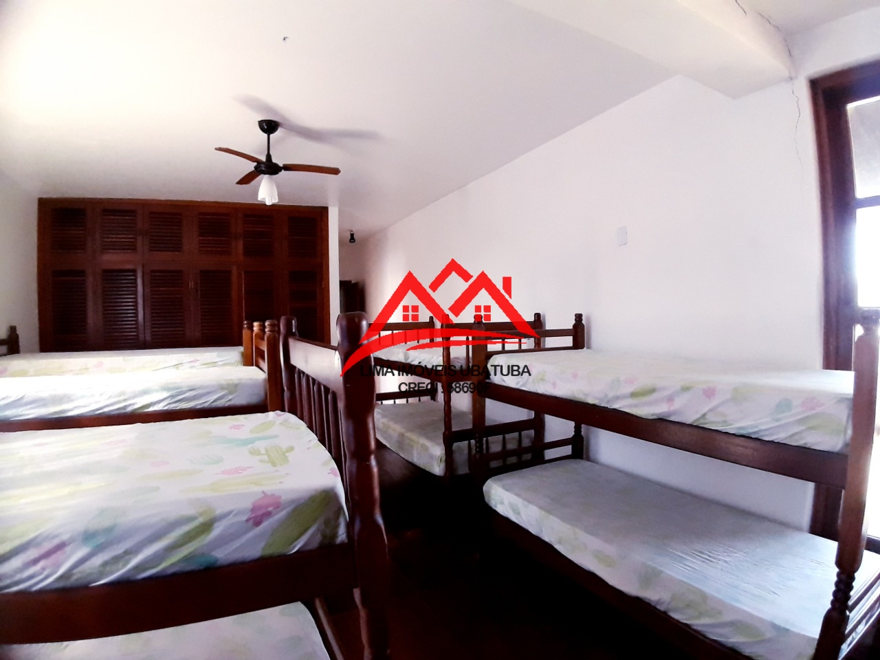 Casa venda Praia do Tenório, Ubatuba, Condomínio fechado, com 5 suítes e 5 vagas garagem
