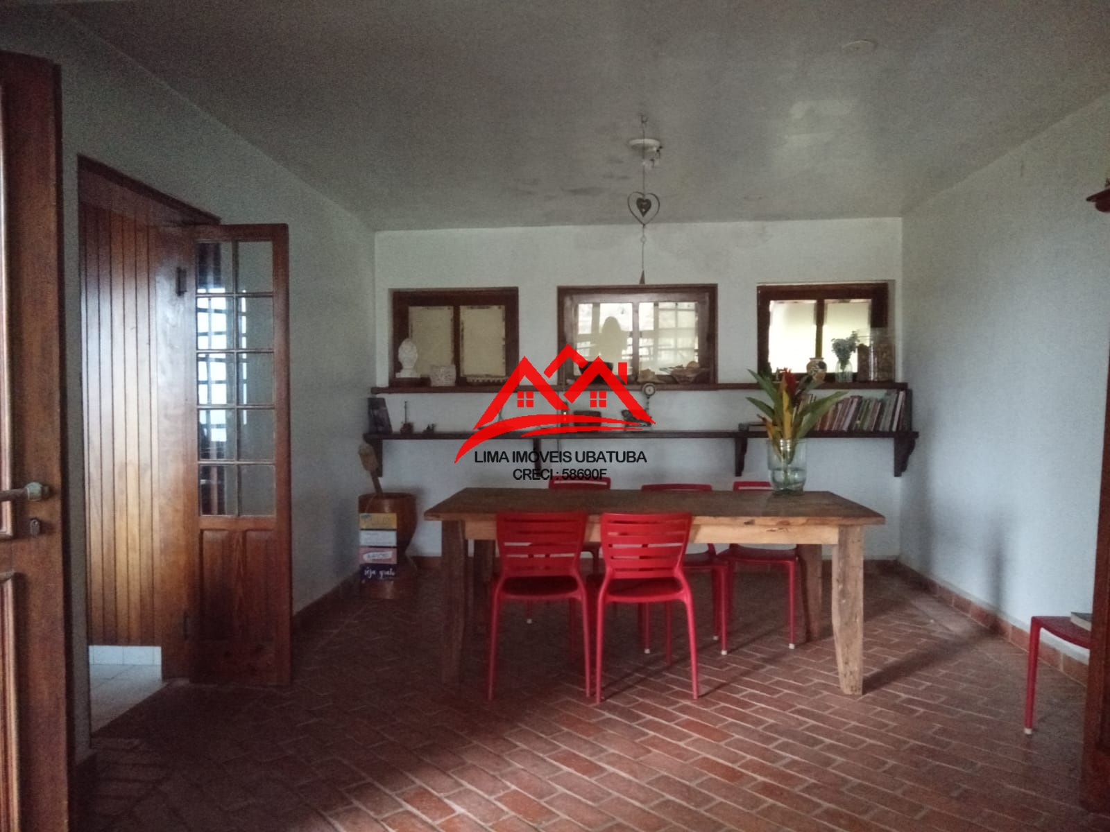 Casa em condomínio fechado na praia do tenório, ubatuba, com