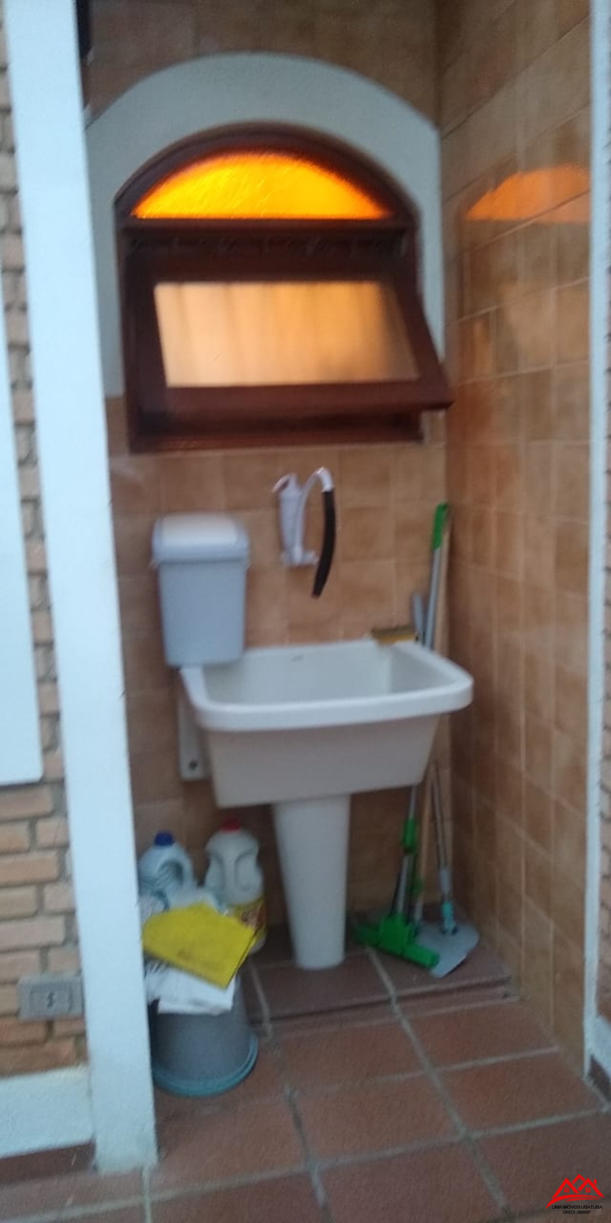 Casa venda bairro Itaguá, Ubatuba, 4 quartos, 3 suítes, 5 wc.