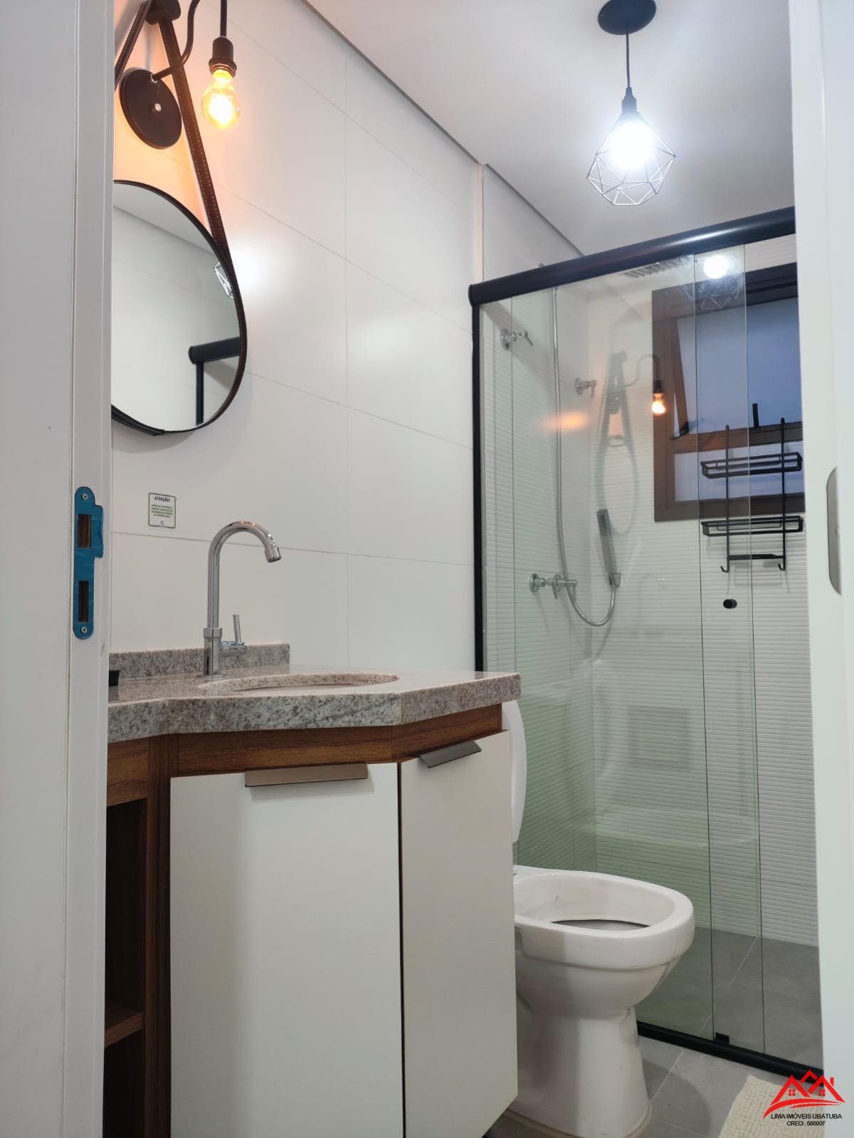 Apartamento em Ubatuba, bairro Itaguá, ESPETACULAR, 2 quartos(1 suíte), varanda gourmet e área de lazer ALÉM DA IMAGINAÇÃO!